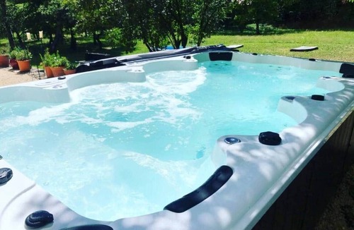 Montanges House | Château de Montanges Domaine du Très-haut, Piscine et Spa, Mariages/séminaires