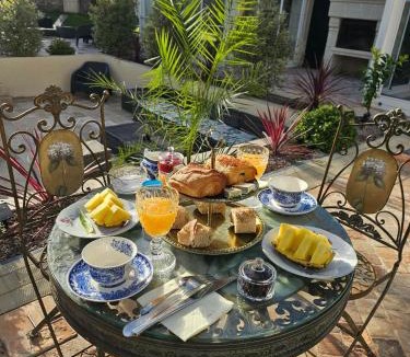 Avon-les-Roches Bed & Breakfast | Château de Naie
