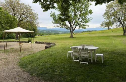 Genevois House | Château de Savigny - Suite Eau