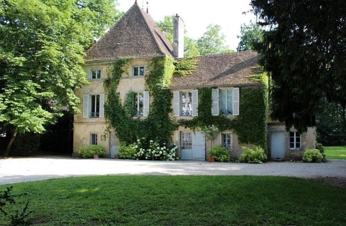 Tailly House | Château de Tailly, castle, gîtes, delightful rooms, Meursault, Burgundy, France