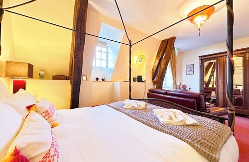 Boissey-le-Chatel Hotel | Château de Tilly