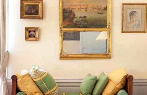 Daon Bed & Breakfast | Château des Lutz