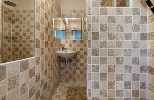 Saint-Mars-du-Desert Bed & Breakfast | Château du Perray – Marquise Comfort Room with Shared Pool