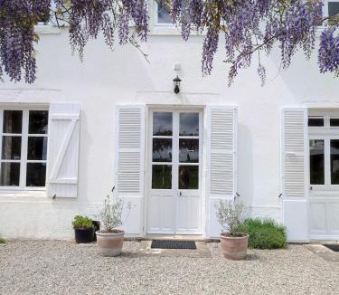 Roussillon-en-Morvan Villa | Château du Pommoy