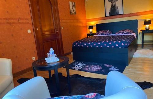 Bertrix Bed & Breakfast | Château Les Tourelles