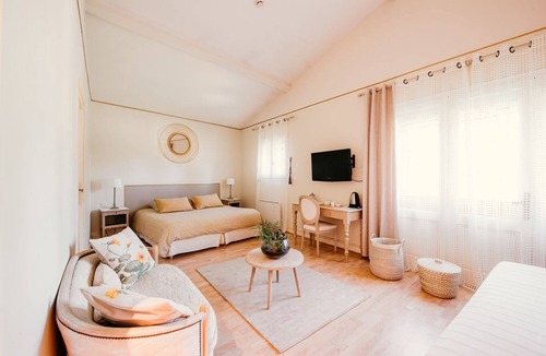 Avensan Hotel | Château Meyre