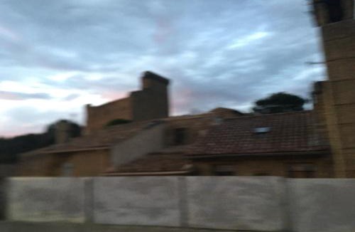 Chateauneuf-du-Pape House | Châteauneuf du Pape - Chez Marie - Suite en duplex - idéale pour 4 adultes - 2 enfants - terrasse - vue panoramique - Jacuzzi en option