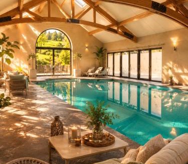 Rendeux Bed & Breakfast | Cha Cha de Loup-B&B-Vakantiewoning met verwarmd binnenzwembad en groot zonneterras in de Ardennen
