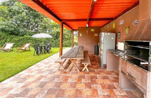 Ibiuna House | Chacara com piscina, churrasq e Wi-Fi em Ibiuna SP