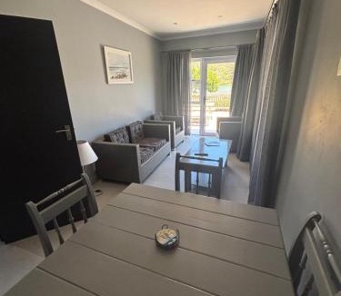 Sedgefield House | Chadelles