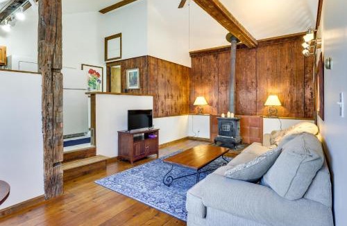 Wayland House | Chagrin Falls Cottage 2 Mi to Town