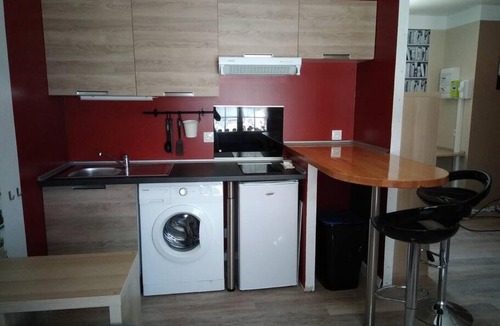 Saintes Apartment | Chaillot 6