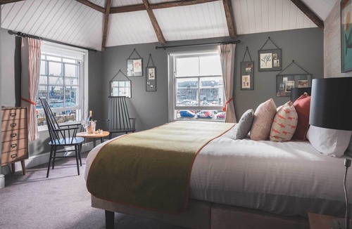 Mylor Churchtown Hotel | Chainlocker