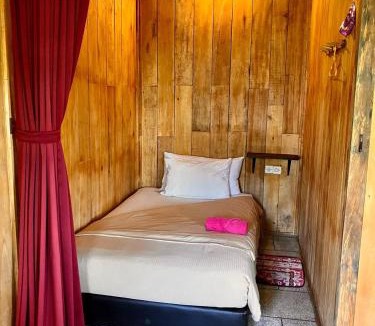 Candikuning Hostel | Chakra Tavern