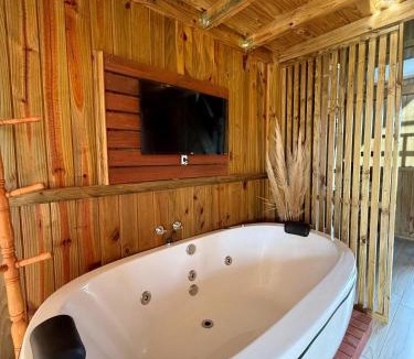 Imarui Ski Chalet | Chalé Rústico com Hidromassagem e Piscina