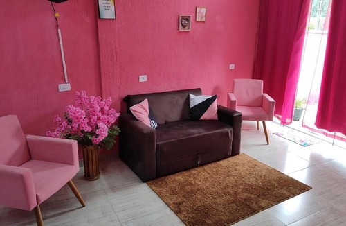 Centro House | Chalé rosa 2