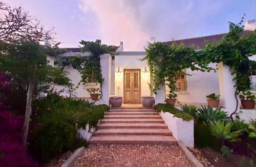 McGregor Apartment | Chalcedony