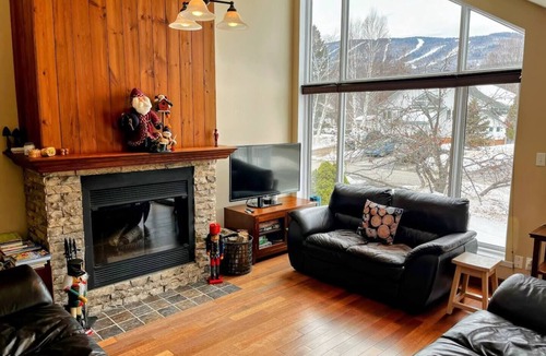 Saint Ferreol les Neiges Ski Chalet | Chalet Mont Sainte Anne with superb view of the ski mountain and wood fireplace
