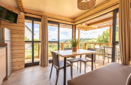 Saint-Bonnet-pres-Orcival Ski Chalet | Chalet 3 étoiles - ccbgbfg