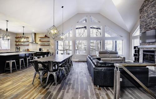 Stoneham Ski Chalet | Chalet 06 Chemin Blanc by Les Chalets Alpins