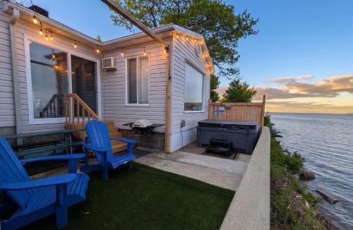 Cap-Saint-Ignace Ski Chalet | Chalet #11 Waterfront with Spa, Wifi & AC