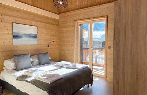 Les Gets Ski Chalet | Chalet 15 persons Les Gets ski resort 6/8 bedrooms with private bathroom Jacuzzi