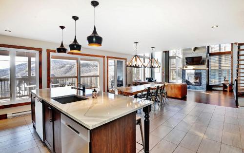Stoneham Ski Chalet | Chalet 42 Chemin Blanc by Les Chalets Alpins