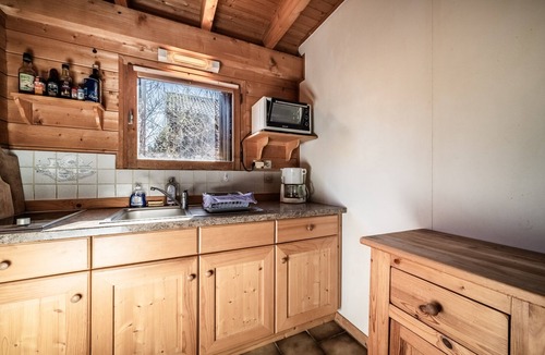 Verchaix Ski Chalet | Chalet "4p Classique - L'Aconit": Mountain View, Private Terrace, and Wi-Fi