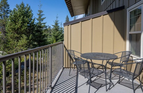 Government Camp Ski Chalet | Chalet 59 at the Official Collins Lake Resort