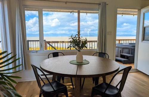 Cap-Saint-Ignace House | Chalet 691 Waterfront with Spa, Fireplace, WiFi & AC