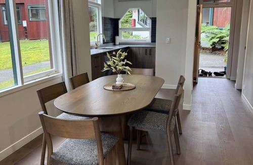 Nukuhau Ski Chalet | Chalet 7, The Retreat - located within a private lakefront estate