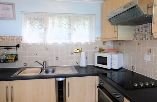 Cromer Ski Chalet | Chalet 72 is an elevated, single storey chalet on Kings Chalet Park, Cromer, in easy reach of Cromer