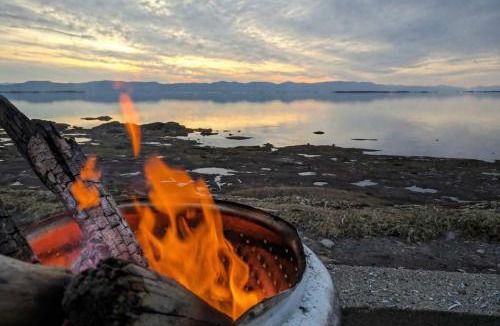 Cap-Saint-Ignace Ski Chalet | Chalet #9 Waterfront with Spa, Fireplace Wifi & AC