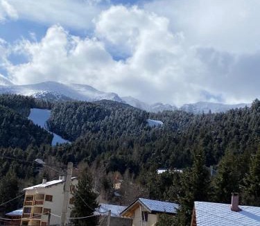 Saint-Pierre-dels-Forcats Ski Chalet | chalet au pieds des pistes le cambre aze