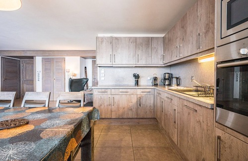 Saint-Martin-de-Belleville Apartment | Chalet Adèle 13 – Belleville: Ski-In/Ski-Out with Mountain Views