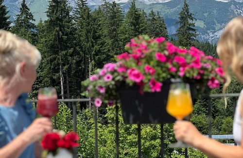 Oberndorf bei Kitzbuhel Apartment | Chalet/Apartment mit Gartenblick im Gartenhotel Rosenhof bei Kitzbühel