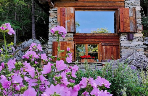 Valtellina Apartment | Chalet 'Armonia Res Albert' with Mountain Views, Wi-Fi and Garden