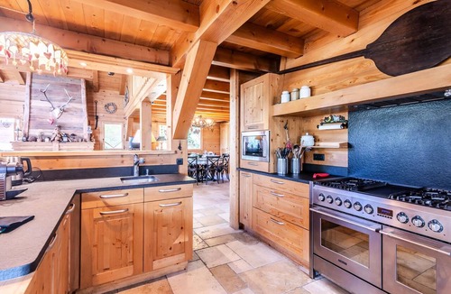 Morzine Ski Chalet | Chalet As Of Heart - Large charming chalet for 14p to 500m from the lifts