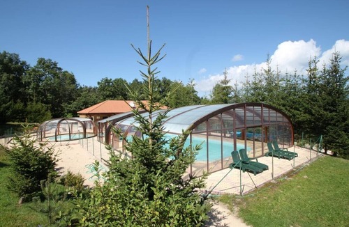 Blavignac Ski Chalet | Chalet Aster 1 with Mountain View, Shared Pool and Wi-Fi