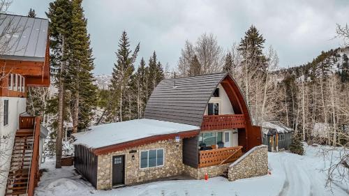 Salt Lake Mountain Resorts Ski Chalet | Chalet at Brighton