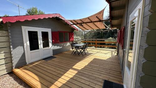 Villeneuve-Minervois Ski Chalet | Chalet au Domaine de l'Aven
