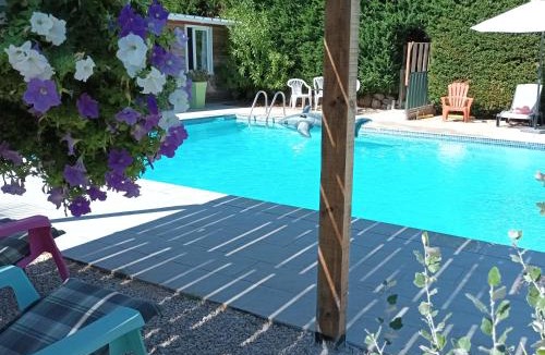 Rognes Apartment | Chalet banane devant piscine, a 6km du festival de piano de la roque d'anthéron
