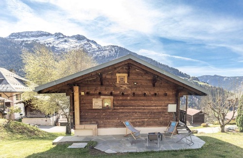 Hauteluce Ski Chalet | Chalet 'Bel Andain' with Mountain View, Private Terrace and Private Garden