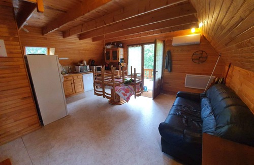 Plantades Ski Chalet | Chalet between lakes and mountains, unlimited fishing