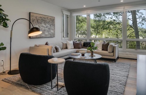 Highlands Townhomes Apartment | Chalet Brio
