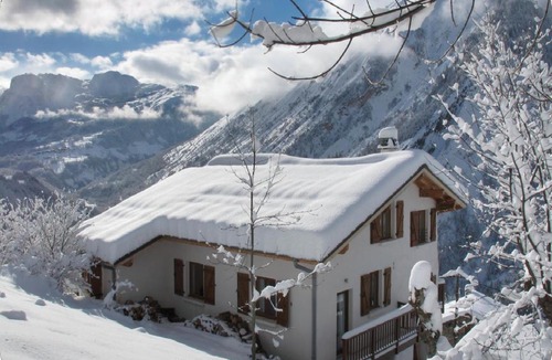 Les Varcins Ski Chalet | Chalet Broski - Spacious Chalet with Hot Tub, Sauna & BBQ