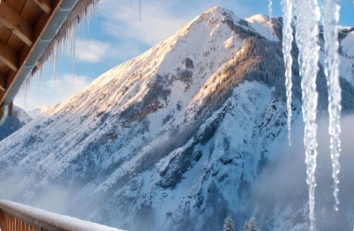 Les Varcins Ski Chalet | Chalet Broski - Spacious Chalet with Hot Tub, Sauna & BBQ