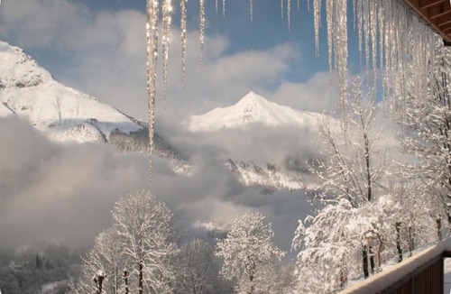 Les Varcins Ski Chalet | Chalet Broski - Spacious Chalet with Hot Tub, Sauna & BBQ