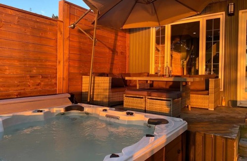 Saint-Mathieu-de-Rioux Cottage | Chalet intime pour villégiature avec accès au Lac et à 2 minutes du Mont de ski!