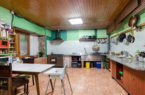 El Pont de Vilomara I Rocafort Ski Chalet | Chalet 'Casa Refugi Les Orenetes' with Shared Terrace and Kitchen